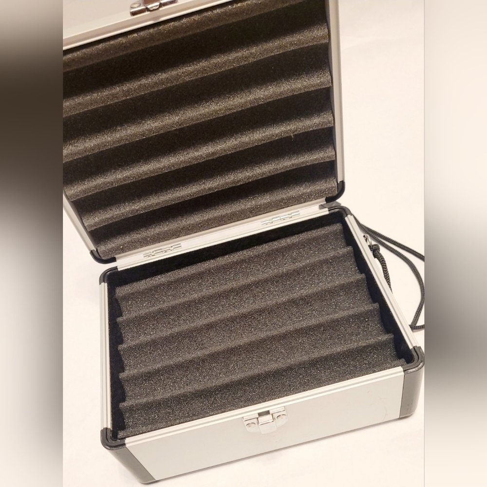 Thompson Aluminum Cigar Carrying Case - Picture 7 of 7